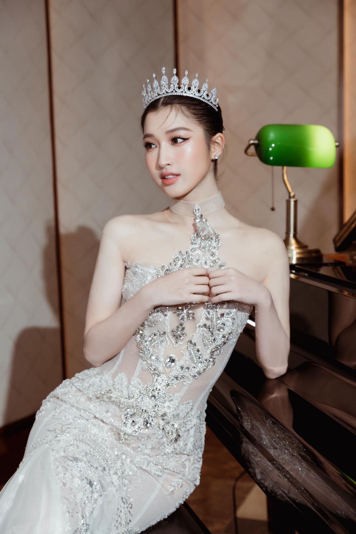 Sở hữu gương mặt xinh đẹp và vóc dáng quyến rũ, Á hậu Phương Nhi từng được khen ngợi là "người có khuôn mặt đẹp nhất" Miss World Vietnam 2022, "thần tiên tỷ tỷ"...