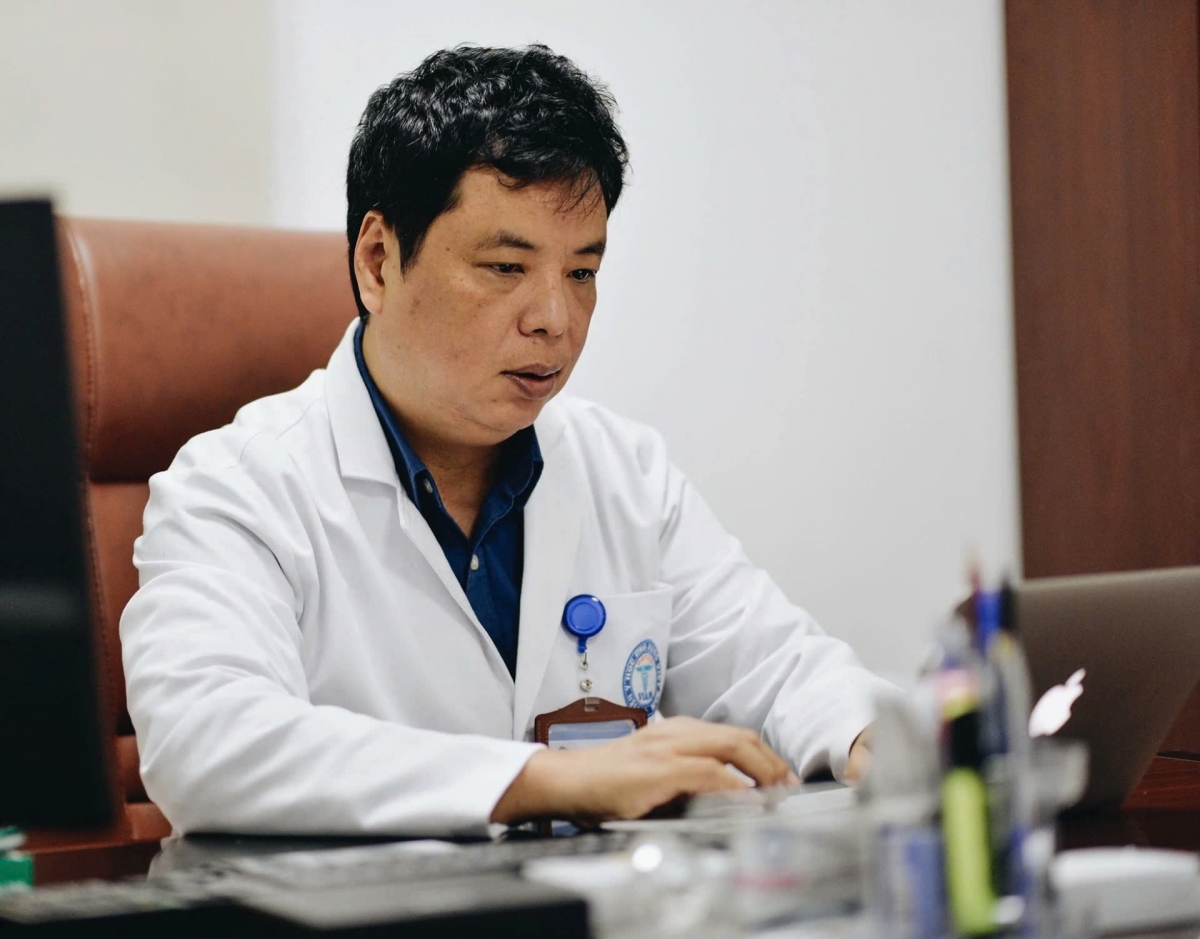 TS.BS Trương Hồng Sơn, Viện trưởng Viện Y học ứng dụng Việt Nam, Phó Tổng thư ký Tổng hội Y học Việt Nam