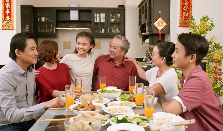 Làm sao để ăn tết thả ga mà không lo ngại sự cố về sức khỏe là mối quan tâm của nhiều người. Ảnh: Getty Images