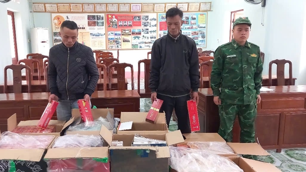 Các đối tượng và tang vật