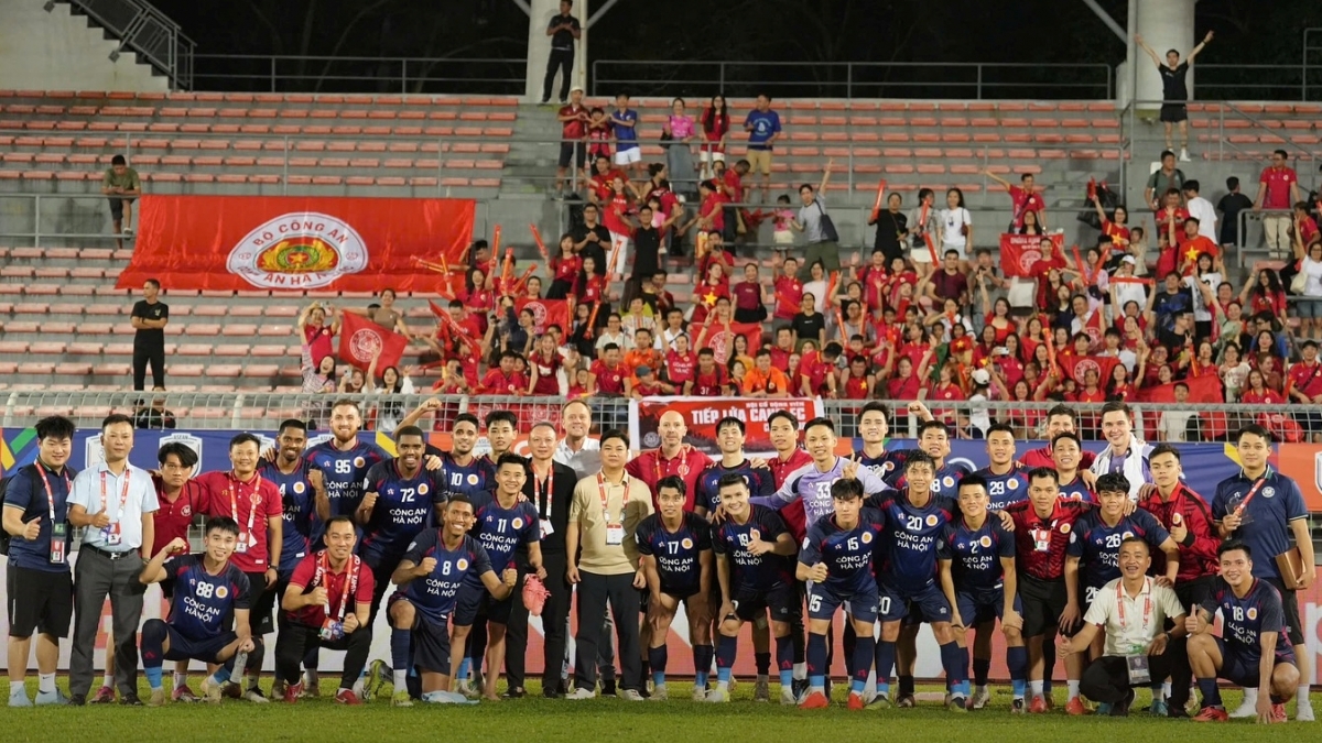 CLB CAHN được thưởng 300 triệu đồng từ VFF (Ảnh: CAHN).