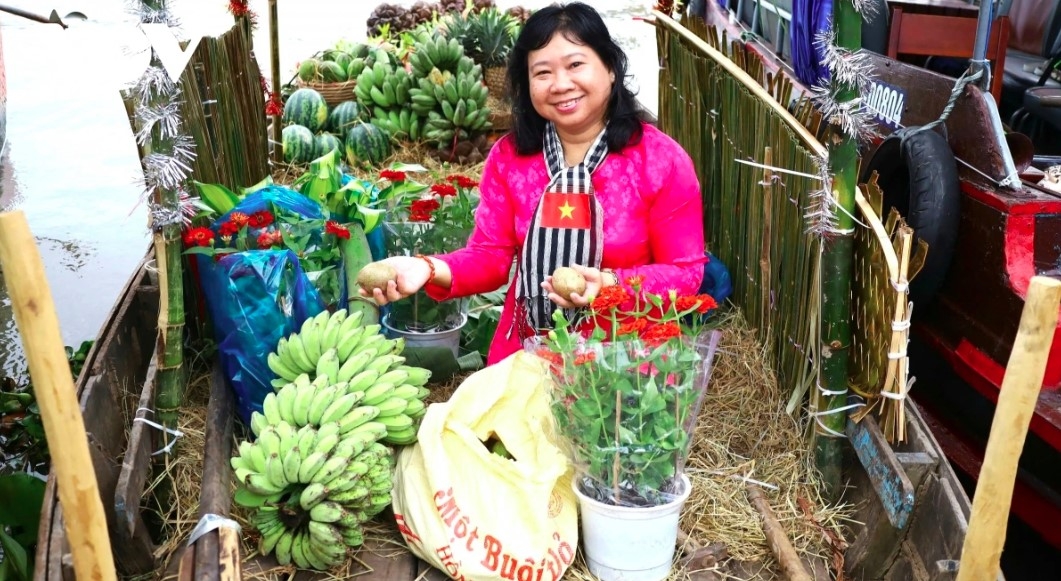 Tourists can also take the opportunity to taste some of the unique fruits native to the Mekong Delta region