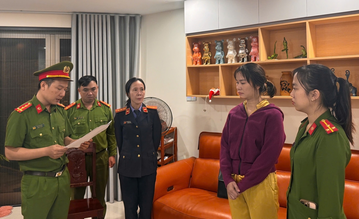 Cơ quan Cảnh sát điều tra Công an thành phố Đà Nẵng tống đạt các quyết định đối với Nguyễn Thị Ngọc Thanh