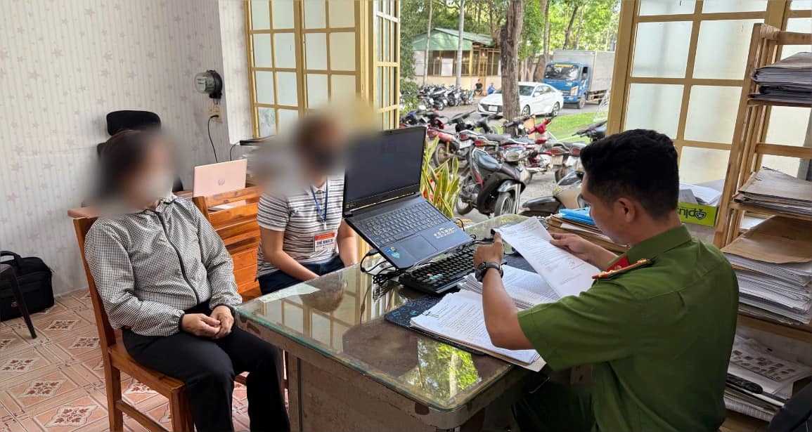 Các đối tượng tại cơ quan công an (Ảnh: Công an tỉnh Đồng Nai)