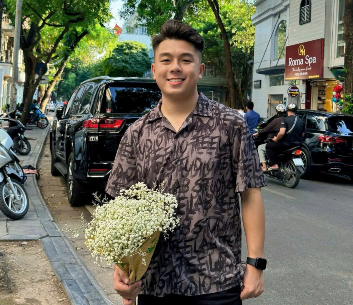 Với Tiến Đức, Tết truyền thống là dịp để trở về với cội nguồn, tôn vinh những giá trị văn hóa gia đình và dân tộc. Đây là thời gian để sum vầy bên người thân, nhớ về tổ tiên qua những mâm cỗ cúng và các phong tục lâu đời (Ảnh: NVCC)