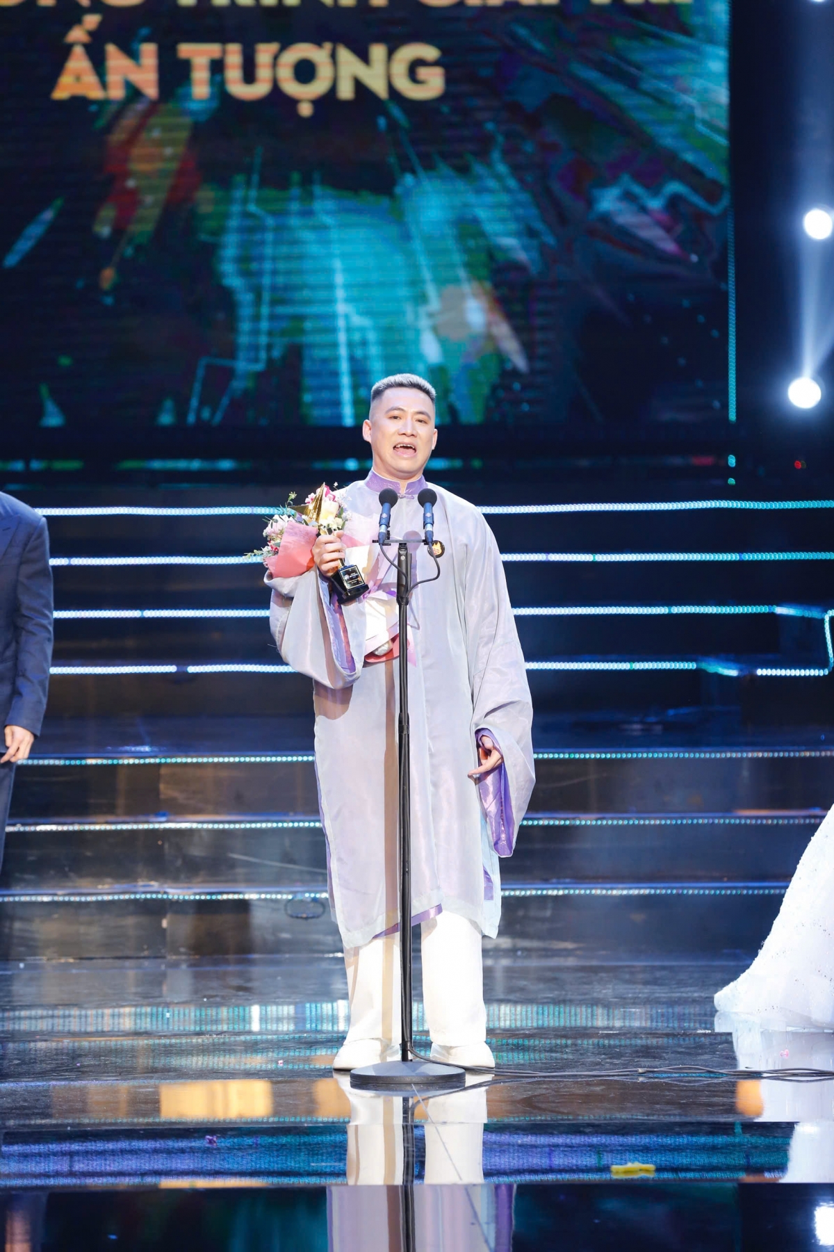 Đại diện ekip chương trình "Anh trai vượt ngàn chông gai" 2024 chia sẻ khi nhận giải