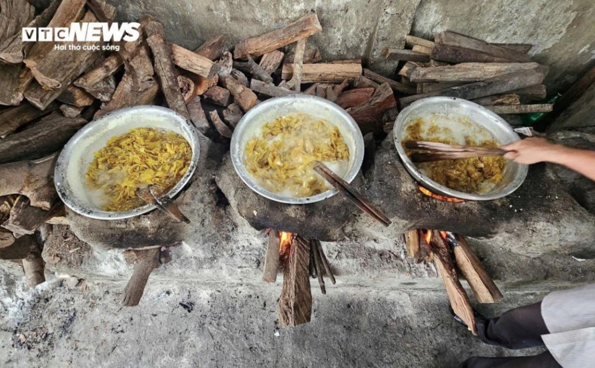 Ginger jam is a specialty of Hue city and a popular Tet holiday treat. Its popularity has helped improve the lives of local residents.