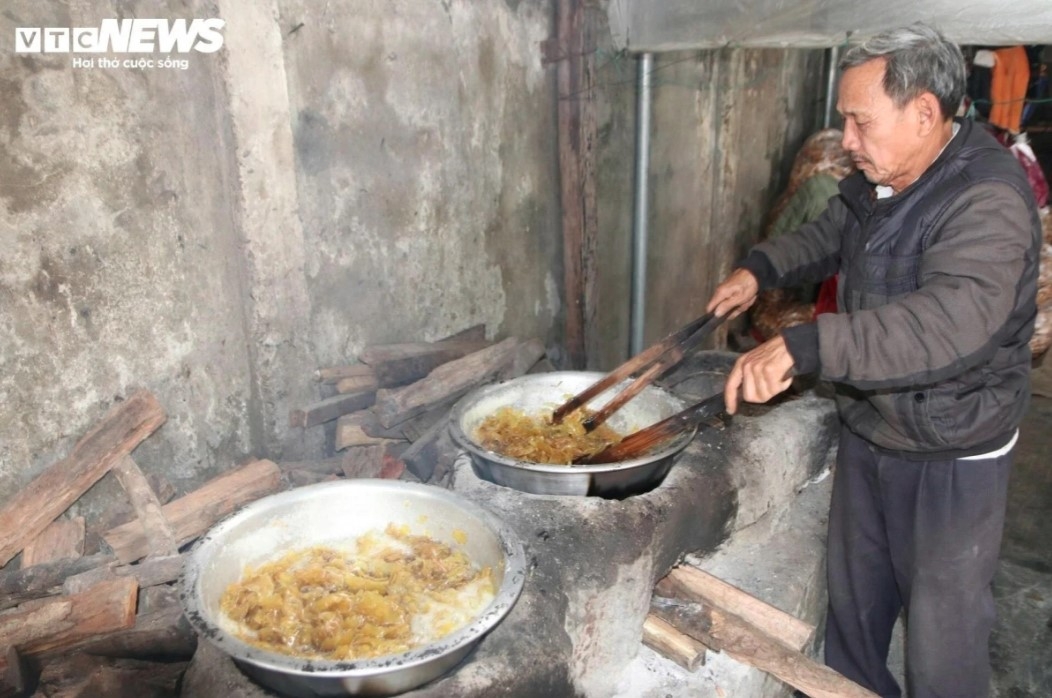 Since mid-December, many households have started to prepare to make ginger jam in order to meet the high demand during the important holiday in Vietnam.