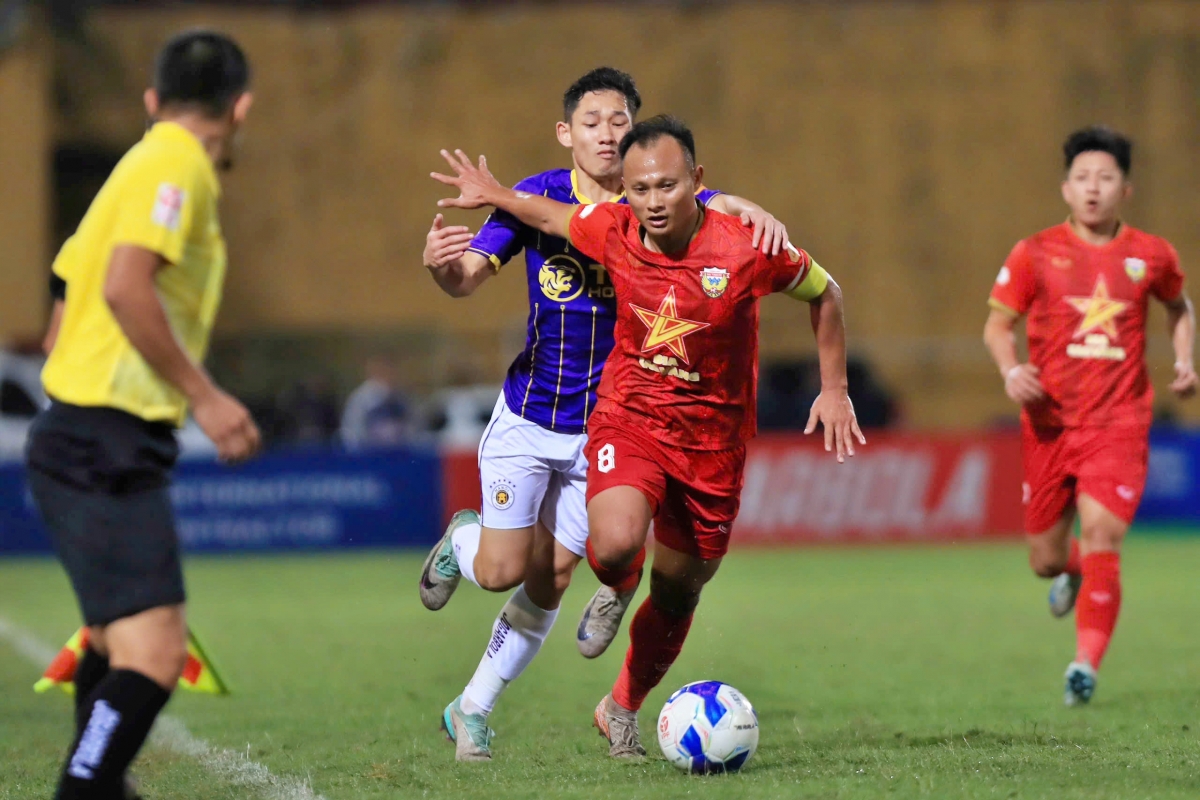 Trọng Hoàng vẫn đang thi đấu ấn tượng trong màu áo Hà Tĩnh (Ảnh: VPF).