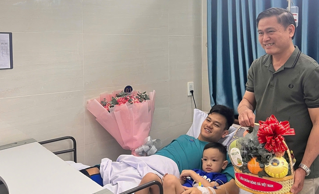 Hồ Tấn Tài cần 6-8 tháng để hồi phục chấn thương.