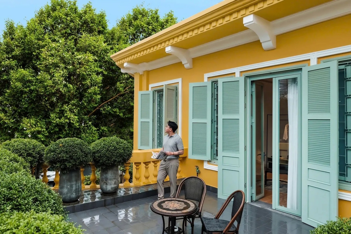 Du khách trải nghiệm tại khách sạn Signature by M Village Đà Nẵng Heritage. Ảnh: Tân Hoàng