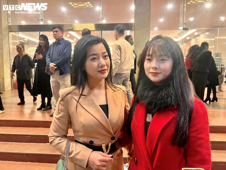 Hai diễn viên Ngô Lệ Quyên và Đàm Hằng cũng có mặt trong buổi ghi hình ngày đầu tiên.