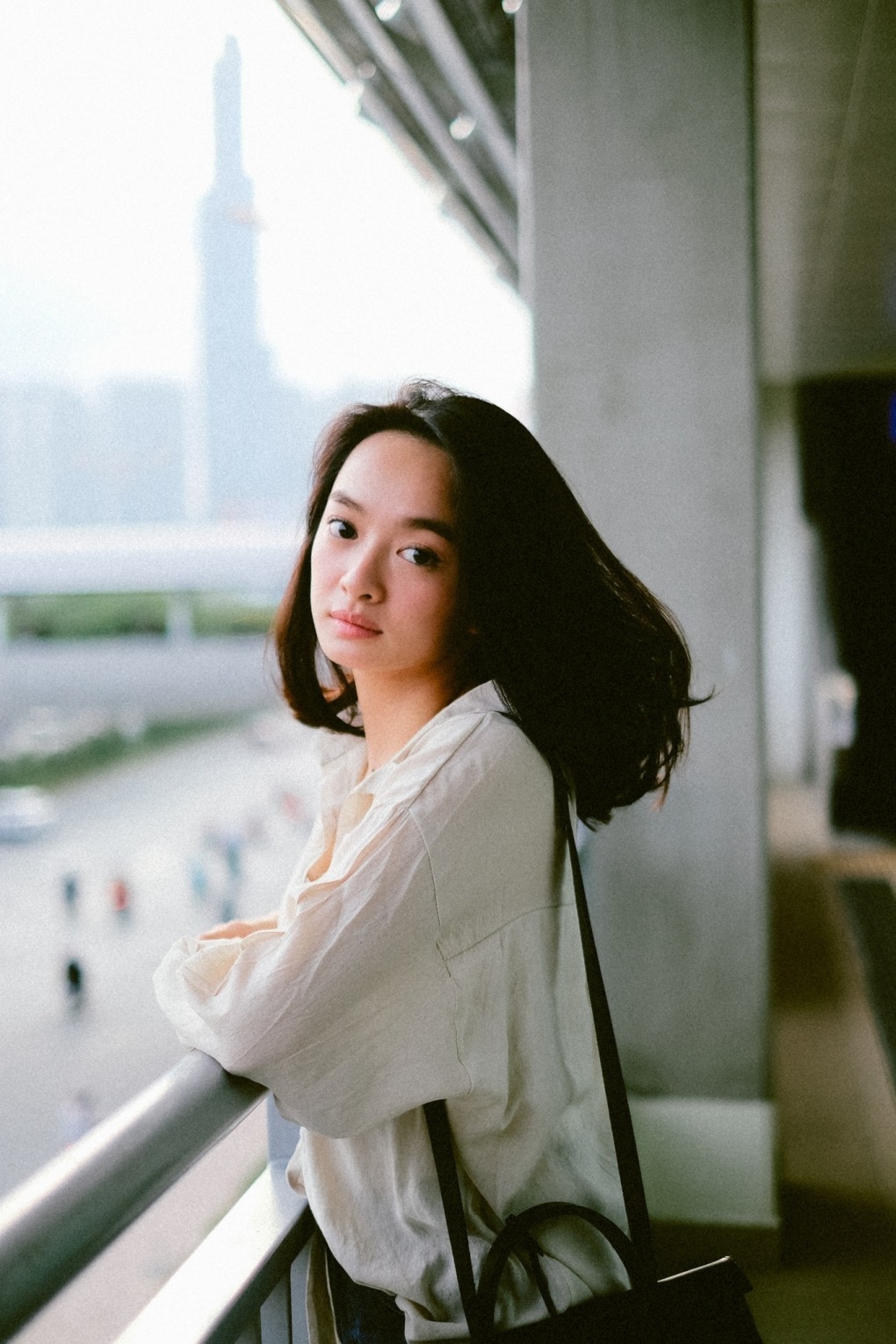 Khi được hỏi về chuyện tình cảm, 'ngọc nữ' Kaity Nguyễn thừa nhận có tình yêu nhưng trả lời khéo léo về thông tin sắp lấy chồng giàu.