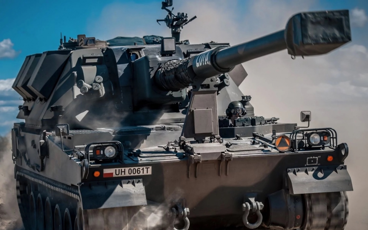 Lựu pháo tự hành 155mm Krab. Ảnh: PGZ.