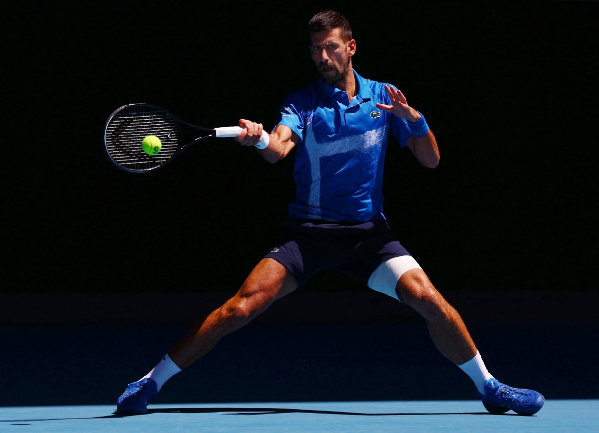 Djokovic bỏ cuộc trước Alexander Zverev tại bán kết Australian Open 2025 (Ảnh: Reuters).