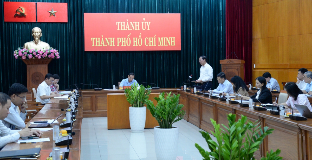 Chủ tịch UBND TPHCM Phan Văn Mãi phát biểu (Ảnh N.N)