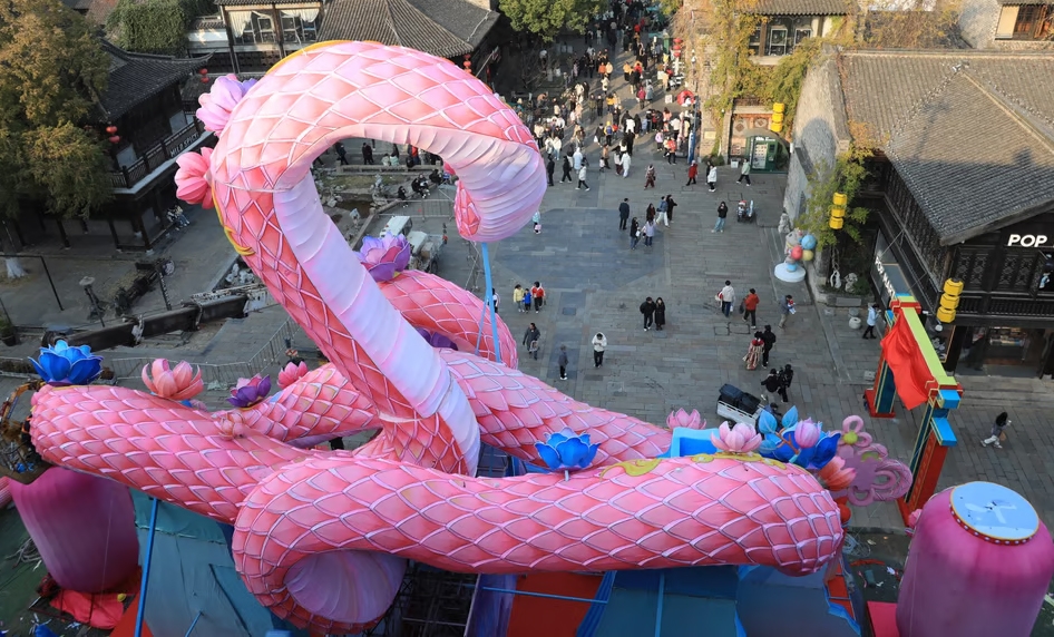 Một số người sinh năm Tỵ cho rằng năm 2025 sẽ là một năm may mắn đối với họ, trong khi số khác lại cảm thấy lo lắng vì nghĩ rằng họ sẽ không gặp thuận lợi trong “năm tuổi”. Ảnh: Getty.