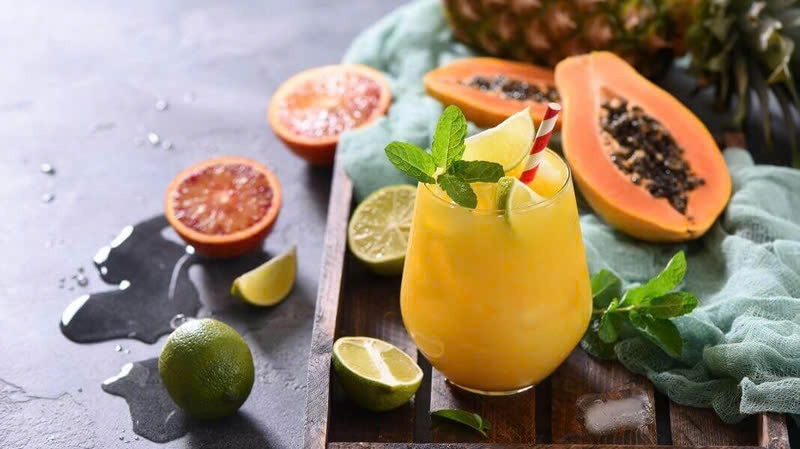 Uống nước ép đu đủ chanh giúp tăng cường sức khỏe tiêu hóa