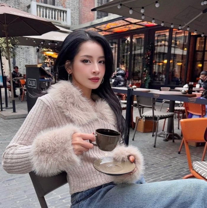 Ca sĩ Chi Pu mở thêm nhà hàng ở Thượng Hải (Trung Quốc). Nhà hàng có hơn 50 món ăn Việt, thay vì chỉ có phở như trước đây, nằm tại khu Xintiandi - trung tâm du lịch sầm uất của Thượng Hải.