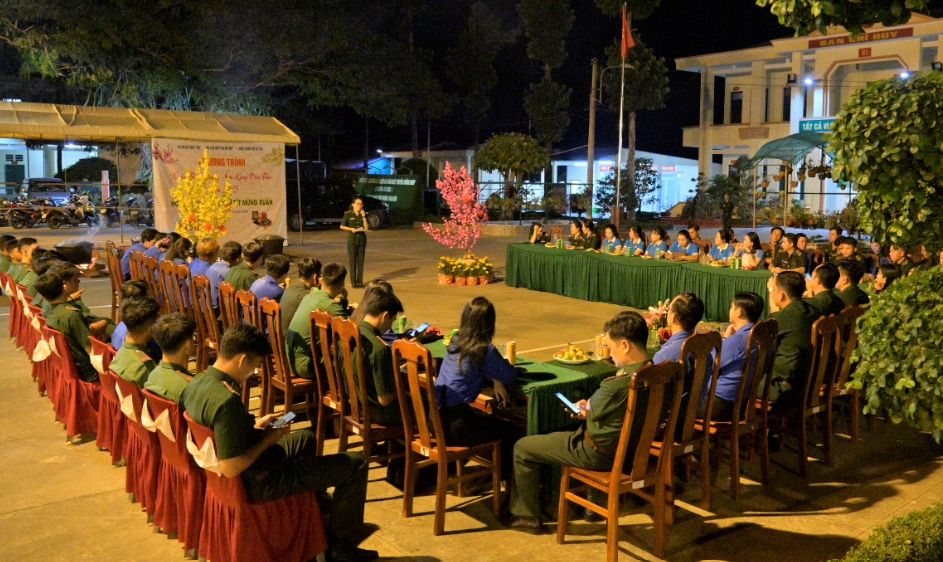 Hoạt động văn hóa, văn nghệ mừng xuân do đoàn viên, thanh niên liên các chi đoàn đồn Biên phòng và đoàn địa phương tổ chức