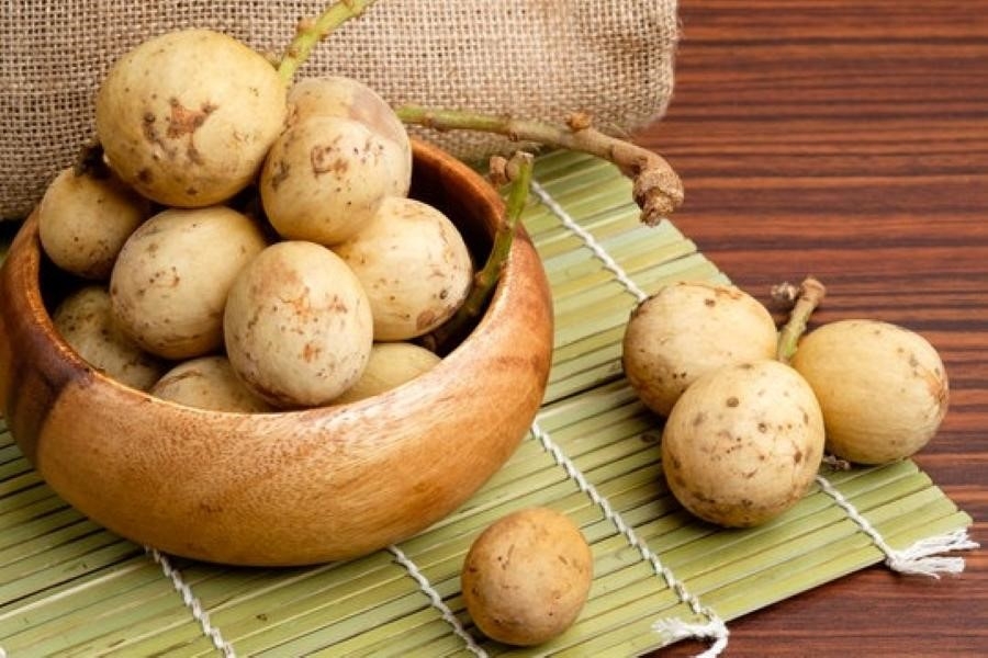 Quả bòn bon là "kho báu dinh dưỡng" với muôn vàn lợi ích cho sức khỏe. Ảnh: Adobe Stock