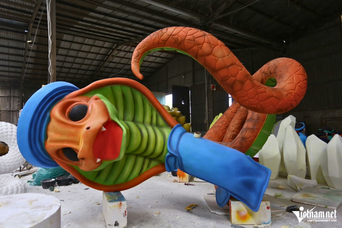 In order to have a perfect product, every stage of making figurines must be done carefully.