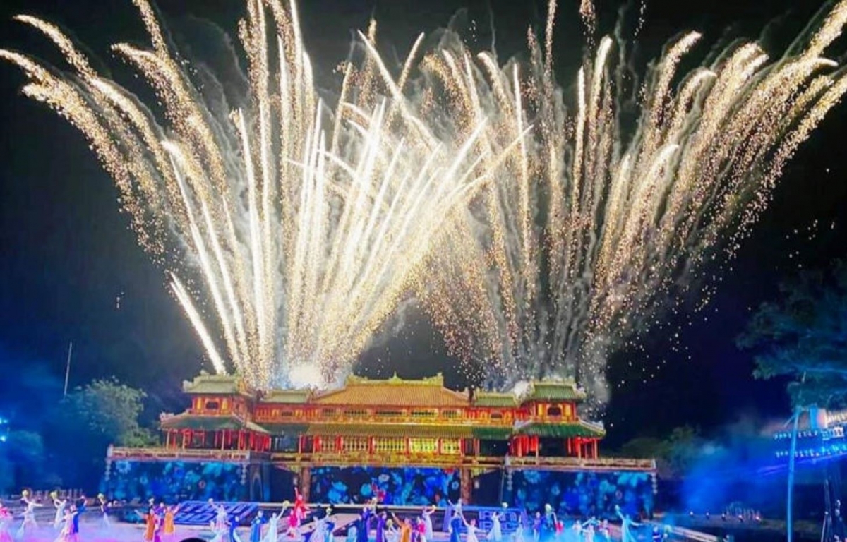 Thành phố Huế tổ chức bắn pháo hoa tầm cao đón năm mới Ất Tỵ tại 4 điểm gồm trung tâm thành phố Huế và các huyện A Lưới, Phú Lộc, Phong Điền