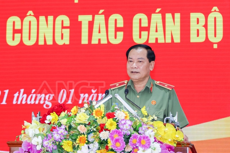 Thiếu tướng Nguyễn Văn Thuận, Giám đốc Công an Cần Thơ phát biểu giao nhiệm vụ (ảnh công an Cần Thơ)