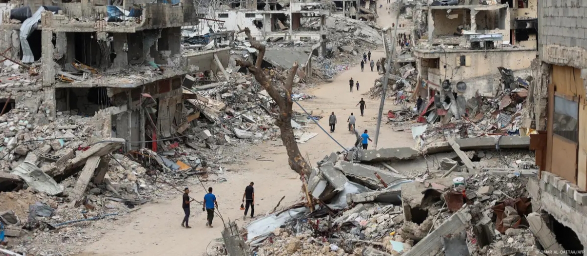 Thỏa thuận ngừng bắn tại Gaza sẽ bao gồm 3 giai đoạn: Trao đổi tù nhân và duy trì hoà bình; thiết lập lệnh ngừng bắn vĩnh viễn và Israel rút toàn bộ binh sĩ ra khỏi Dải Gaza. (Ảnh: DW)