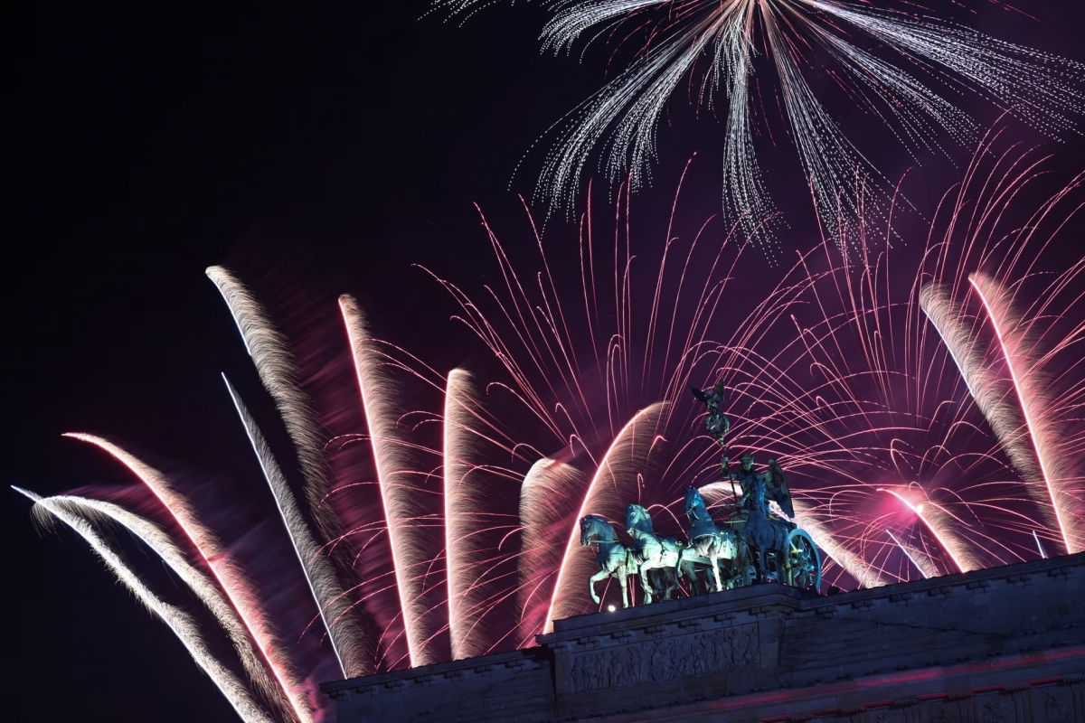 Tiết mục bắn pháo hoa tại Cổng Brandenburg, Đức