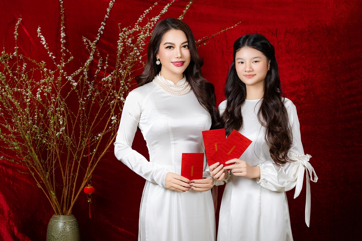 Không chỉ dừng lại với những hình ảnh cùng gia đình, Trương Ngọc Ánh còn chia sẻ nhiều khoảnh khắc khác về không khí Tết.