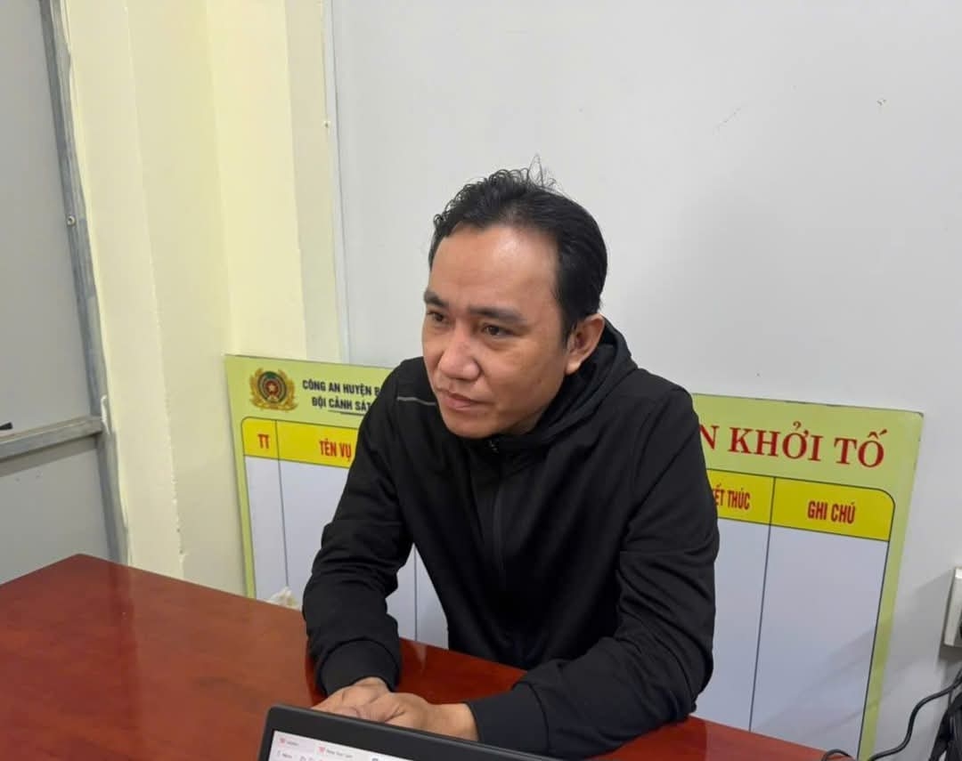 Trương Văn Bắt tại cơ quan công an