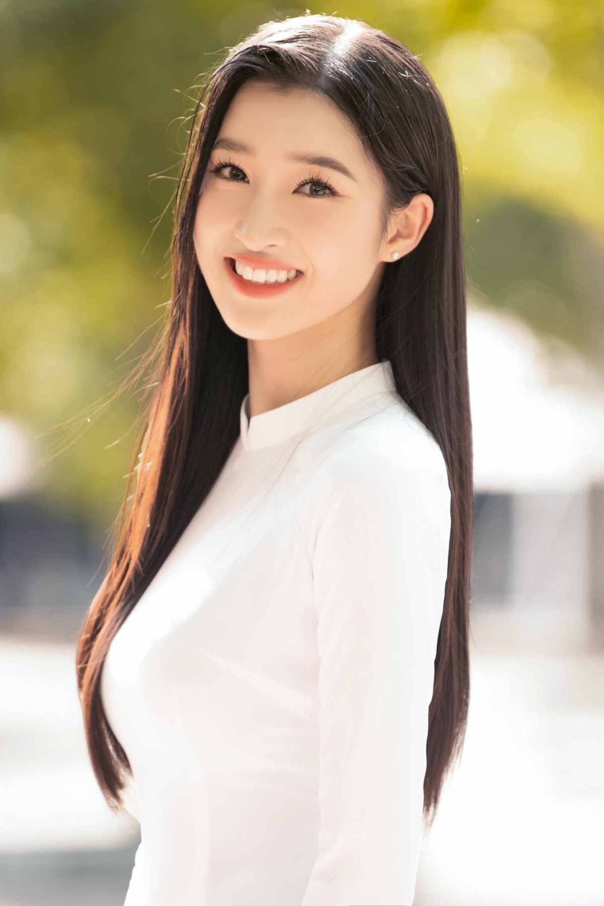 Sau đêm chung kết Miss World Vietnam 2022, khán giả ráo riết tìm kiếm thông tin về Phương Nhi. Được biết, người đẹp quê Thanh Hóa đang theo học tại Trường Đại học Luật Hà Nội.