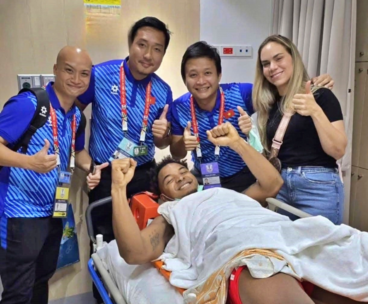 Xuân Son dính chấn thương nặng trong trận chung kết lượt về.