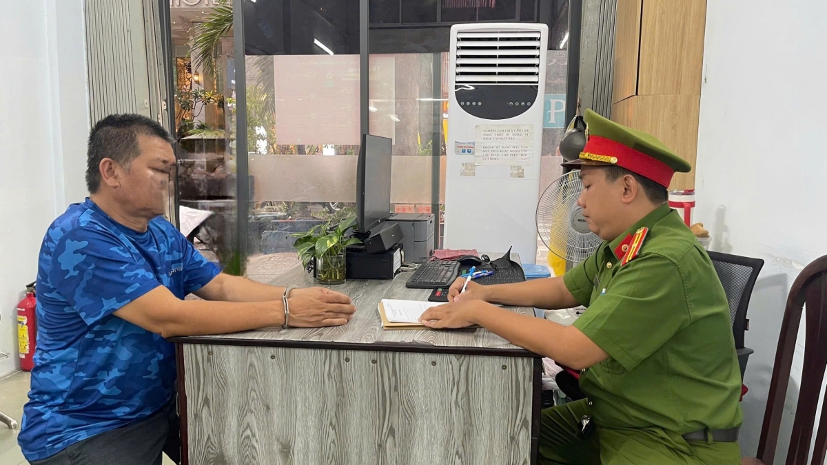 Công an làm việc với Nguyễn Văn Dũng