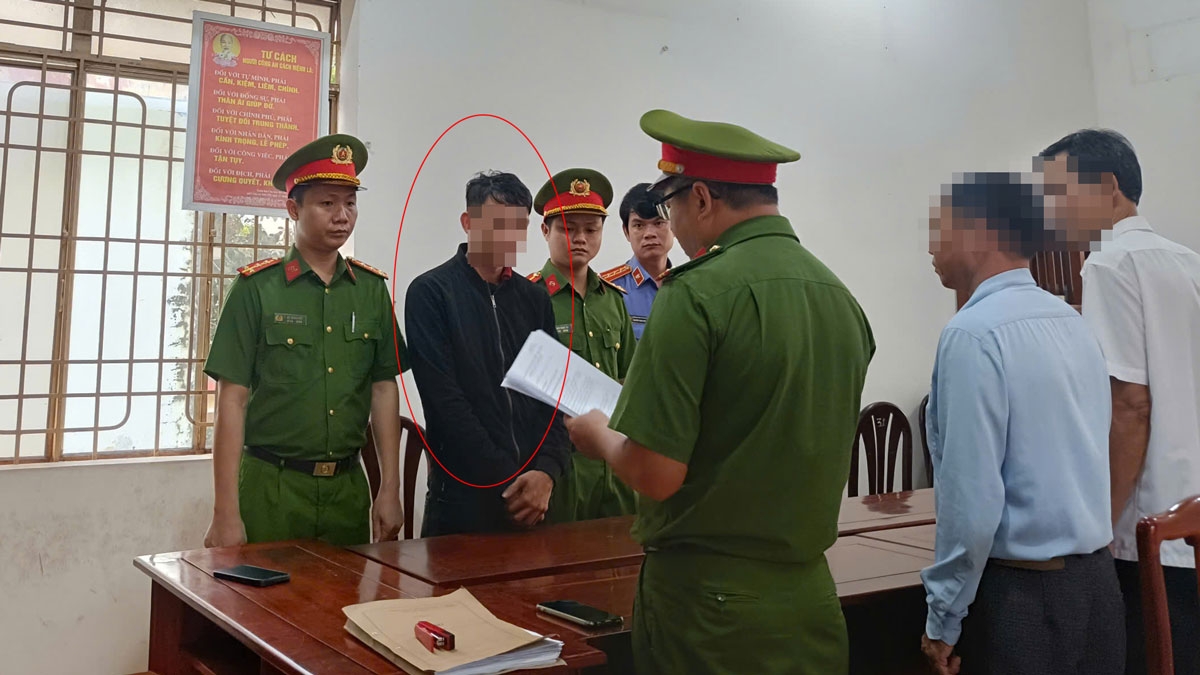 Đối tượng Võ Chí Trung bị bắt tạm giam. (Ảnh: CACC)