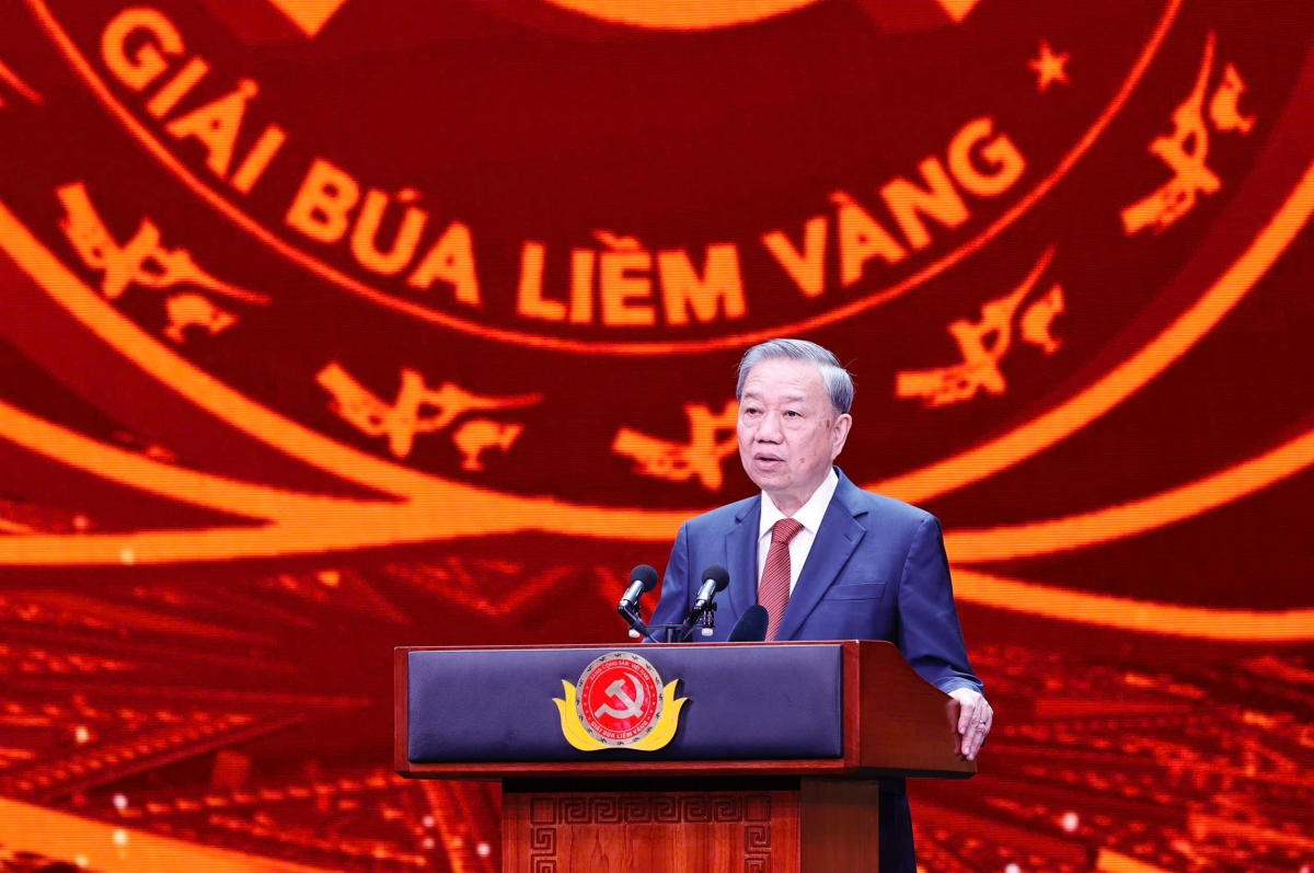 Tổng Bí thư biểu dương và đánh giá cao những đóng góp xuất sắc của báo chí cả nước nói chung và báo chí viết về công tác xây dựng Đảng nói riêng.