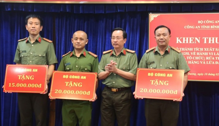 Các tập thể nhận khen thưởng của Bộ Công an