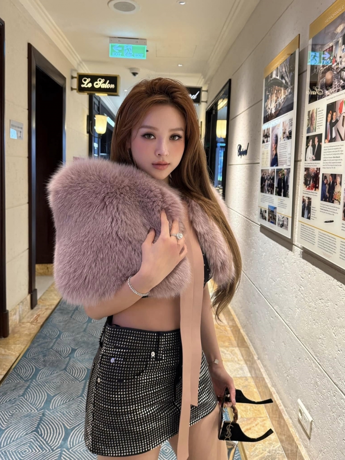 Huyền Baby chưng diện gợi cảm, chuẩn bị cùng hội chị em gặp gỡ uống trà, tán chuyện sau kỳ nghỉ Tết.