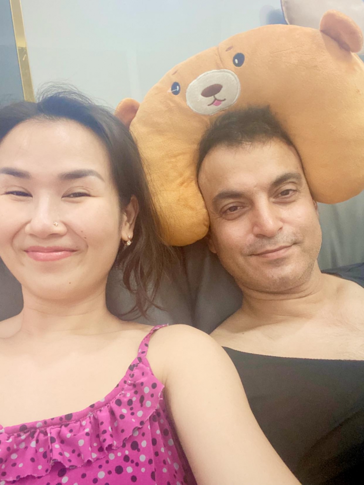 “Nghe nói người Ấn không kỉ niệm 14/2 nên người Việt đăng đàn tag tên nhắc nhẹ!”, ca sĩ Võ Hạ Trâm “nhắc nhẹ” chồng Ấn Độ nhân dịp Valentine. (Nguồn: FBNV)