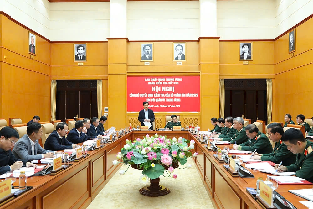 Chủ nhiệm Ủy ban Kiểm tra Trung ương Nguyễn Duy Ngọc và Đại tướng Phan Văn Giang chủ trì hội nghị. Ảnh Nguyên Hải