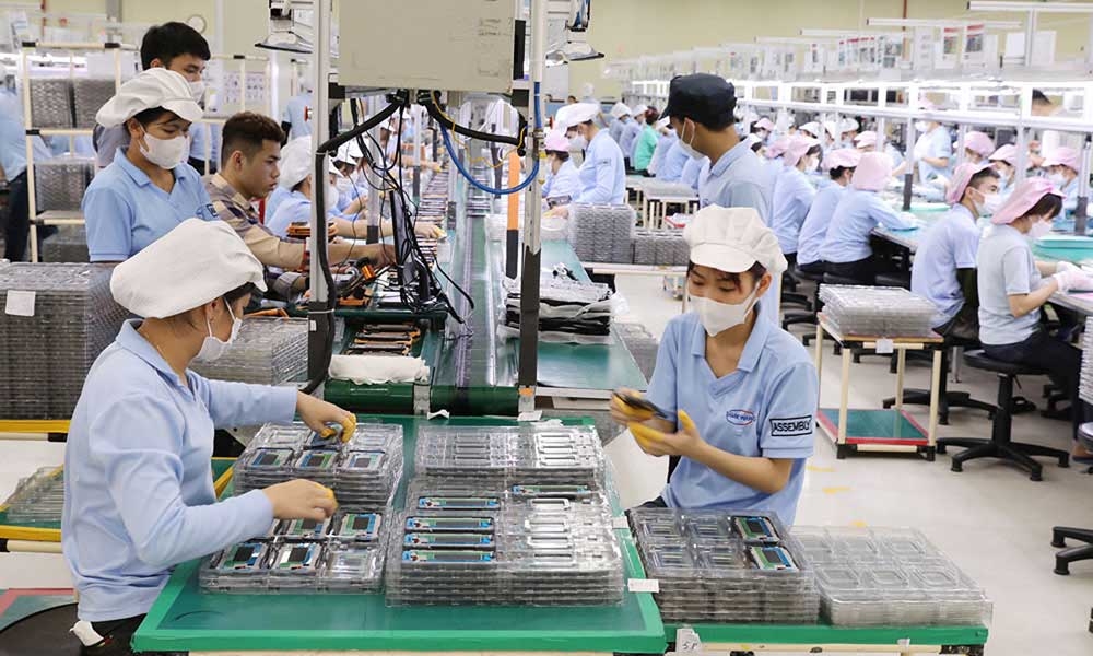 Dây chuyền sản xuất linh kiện điện tử tại Công ty TNHH Samkwang Vina, KCN Quang Châu