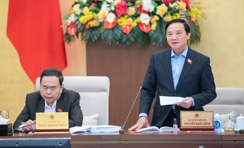 Phó Chủ tịch Quốc hội Nguyễn Khắc Định điều hành phiên thảo luận