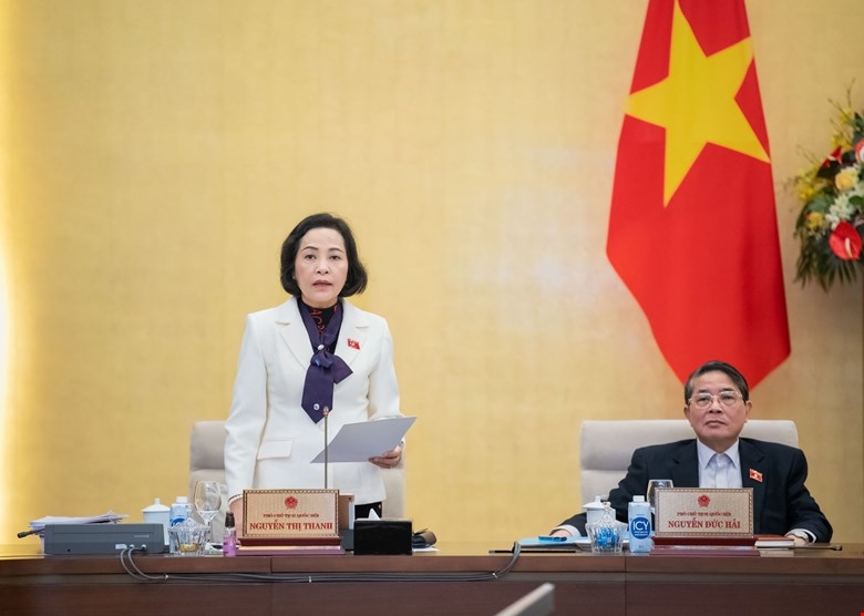 Phó Chủ tịch Quốc hội Nguyễn Thị Thanh điều hành phiên thảo luận dự án Luật Nhà giáo