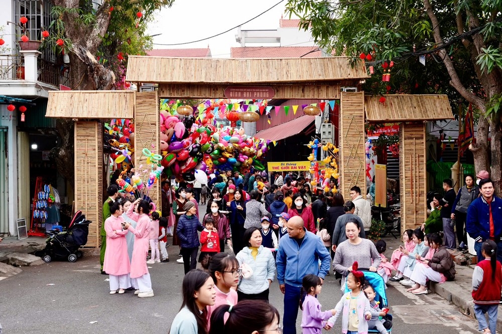 Năm nay, làng Đại Phùng mở hội lớn với các nghi thức trang trọng, phần rước lễ hoành tráng