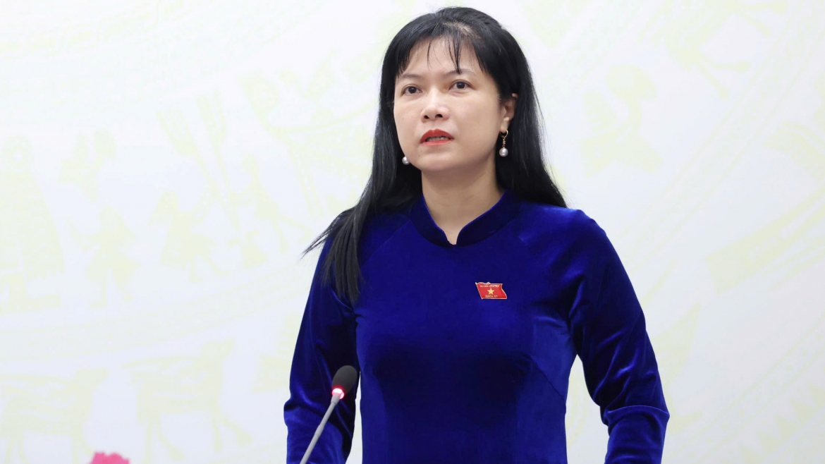 Phó Chủ nhiệm Ủy ban Công tác đại biểu Tạ Thị Yên trả lời báo chí