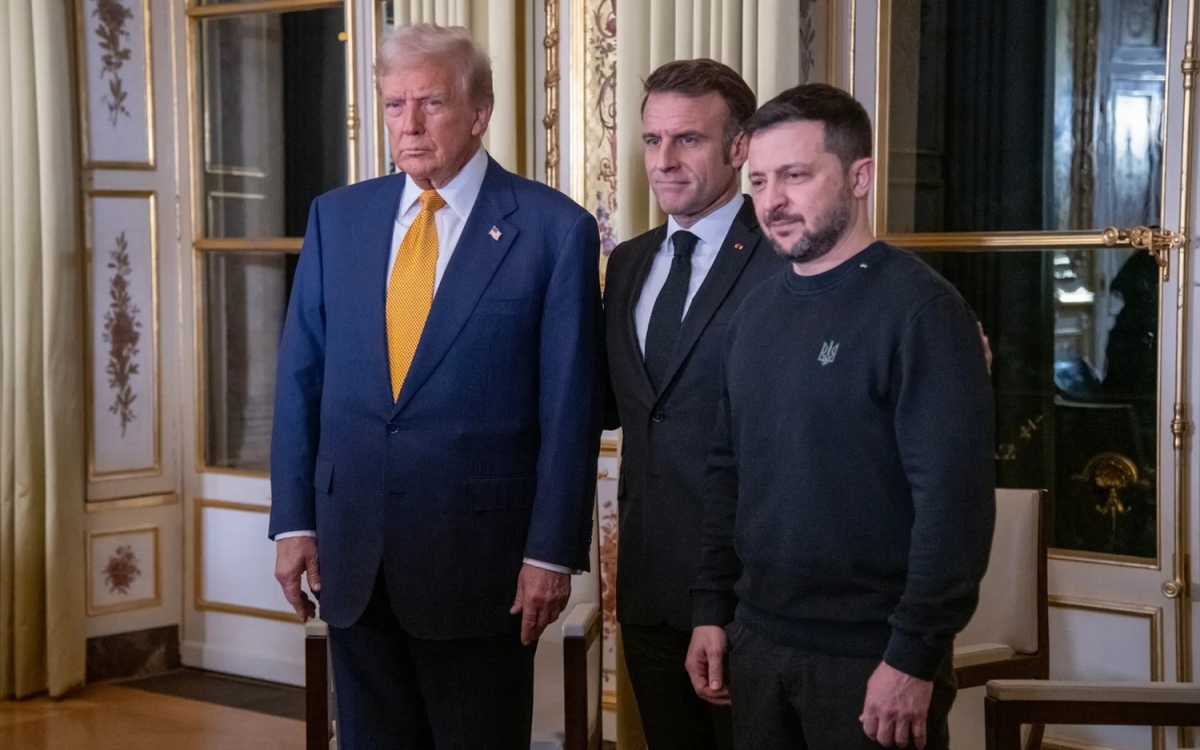 (Từ trái qua) Tổng thống Mỹ Trump, Tổng thống Pháp Macron và Tổng thống Ukraine Zelensky. Ảnh: Nytimes.