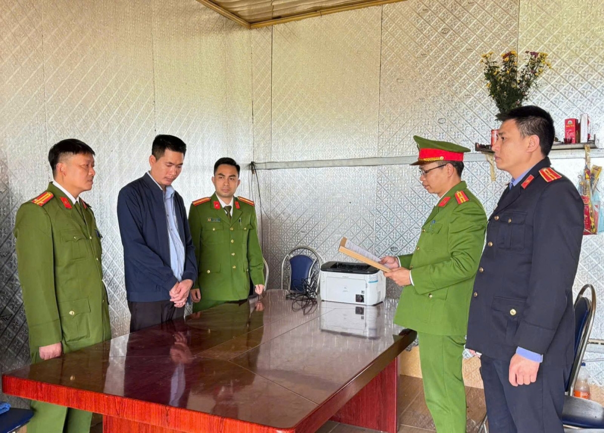 Công an tỉnh Bắc Giang đọc các Quyết định và Lệnh đối với Nguyễn Đình Văn