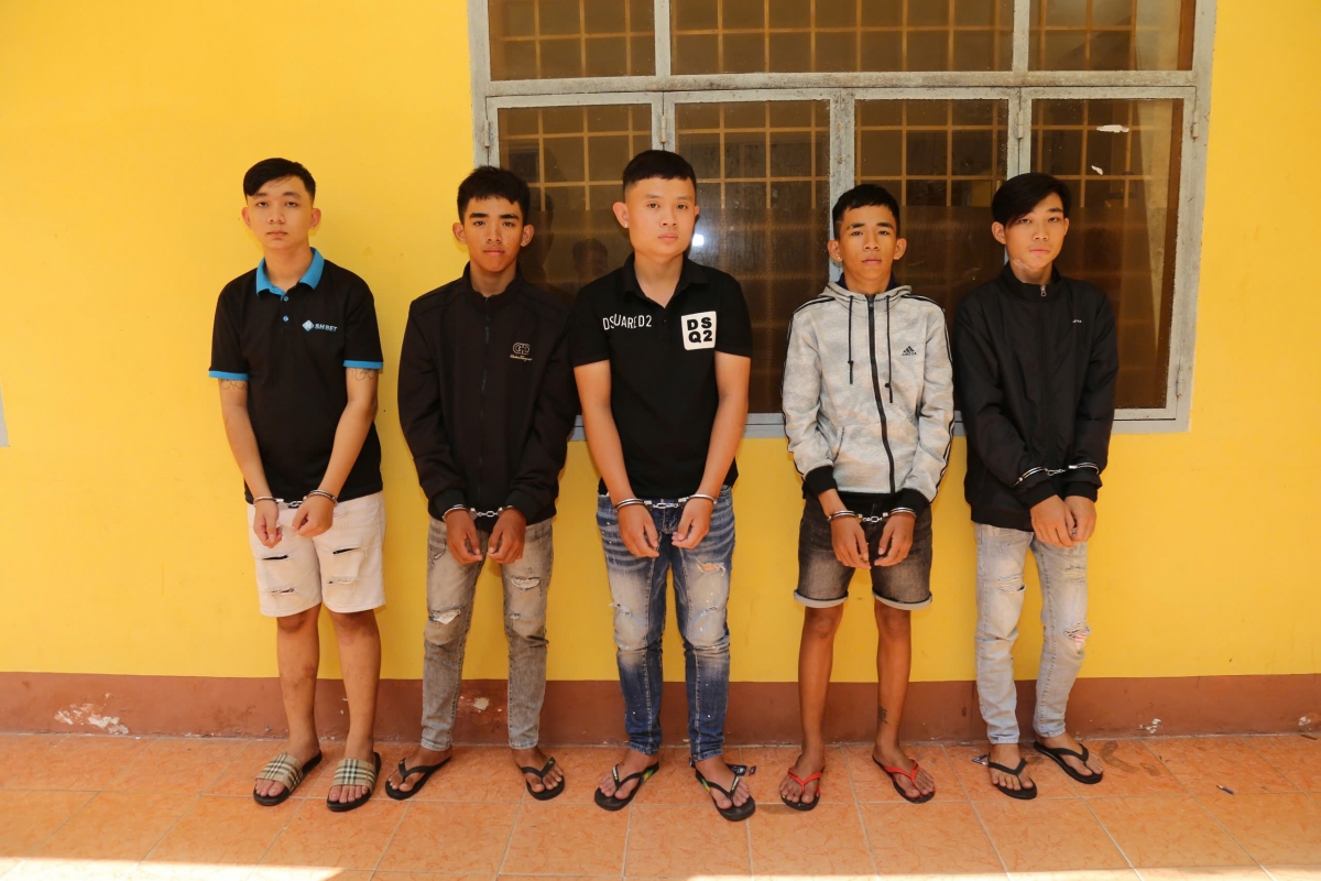 Các đối tượng Đỗ Minh Sang, Phan Văn Giàu, Võ Văn Tuấn Kiệt, Phan Văn Hoài và Trần Văn Công (từ trái sang)