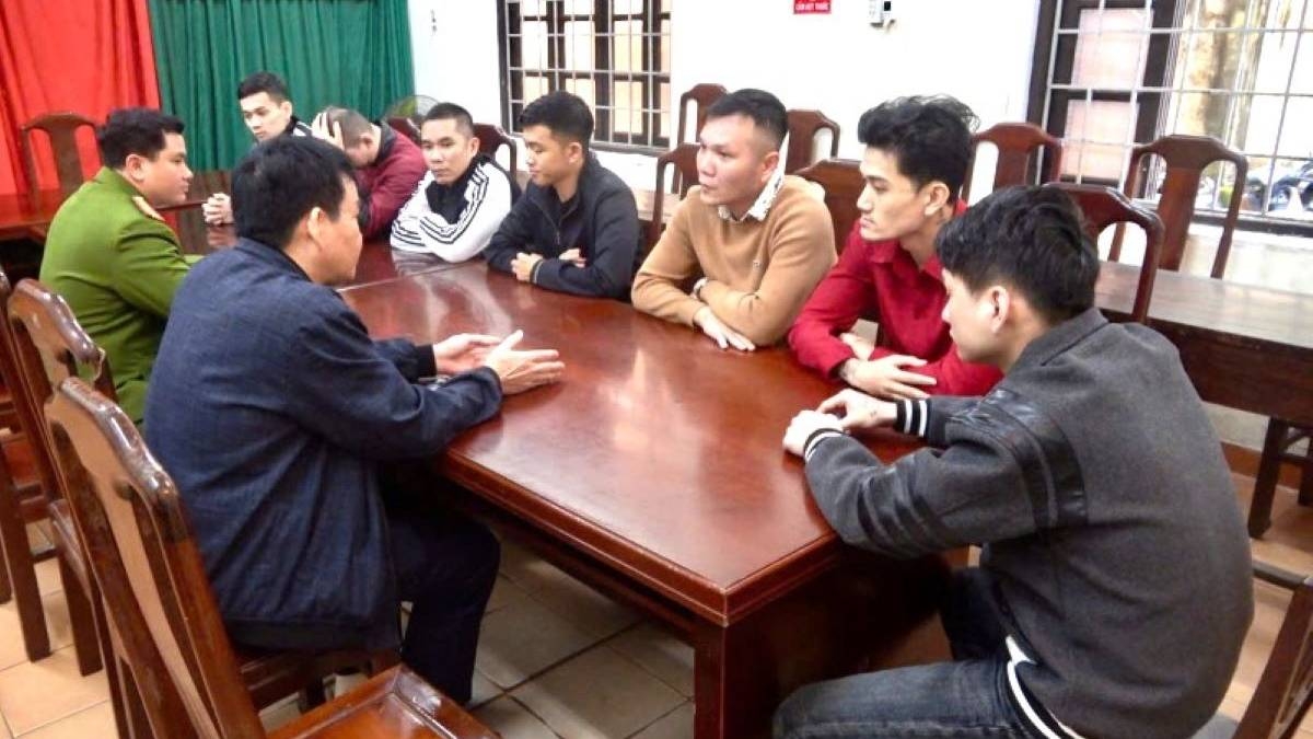 Công an làm việc với 7 đối tượng liên quan đến vụ ẩu đả trước quán Quận 1 Beer Garden, thành phố Huế